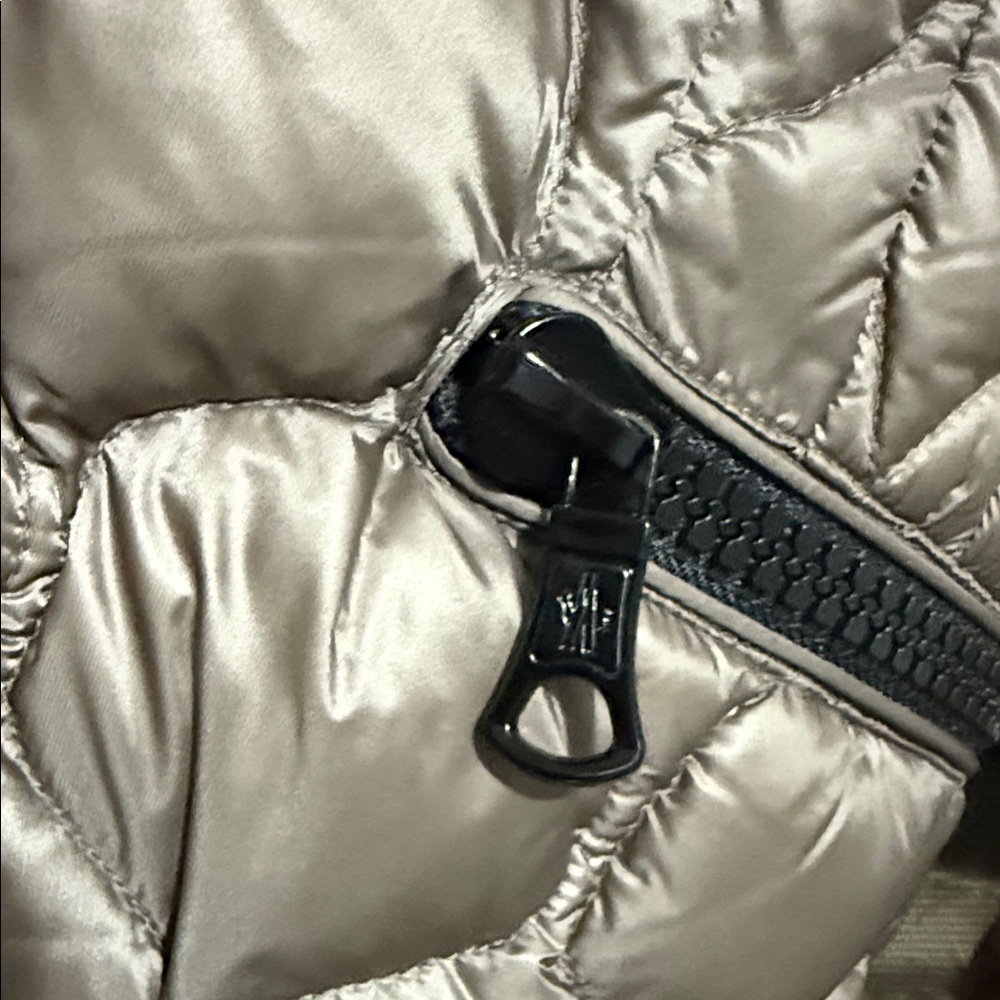 Womens Moncler Gresfur Giubbotto Shiny Taupe Quilted Jacket size 1 US size small - Picture 4 of 14